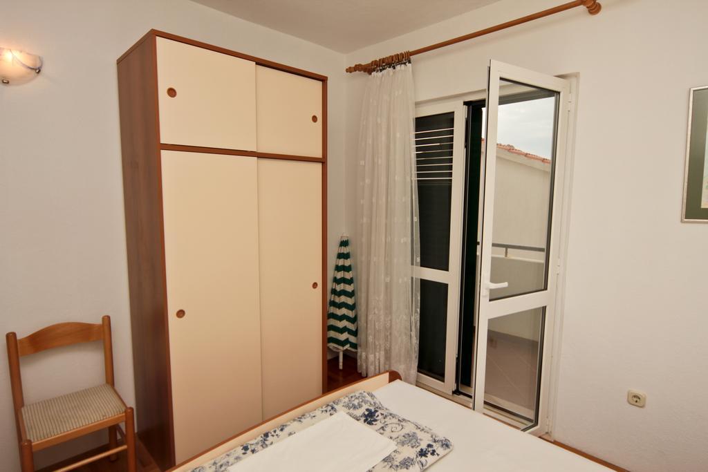 Apartments Toni Two Igrane Eksteriør bilde