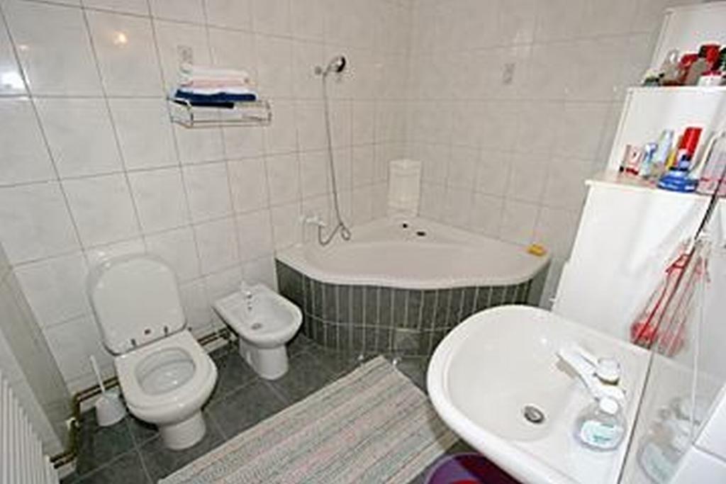 Apartments Toni Two Igrane Eksteriør bilde